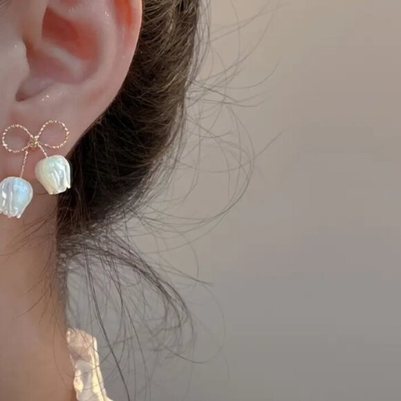 Cute Enamel Korean Style Bow Tie Design Pink Floral Tulip Studs Fashion Earrings - Picture 5 of 5